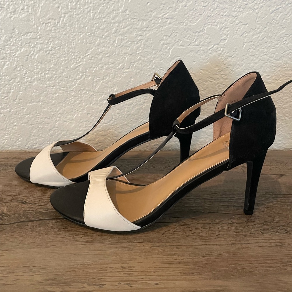 NY&C black and white heels, Size 9